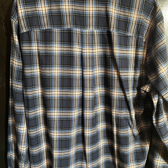 Two (2) LL Bean Men’s Flannel Button Down Shirts
Size Medium - Picture 3 of 7